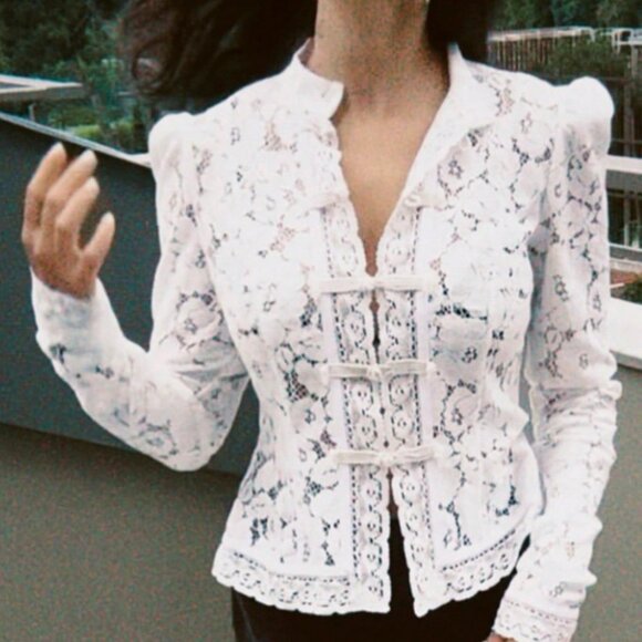 Elegant White Women's Lace Long Sleeve Shirt - Picture 2 of 4